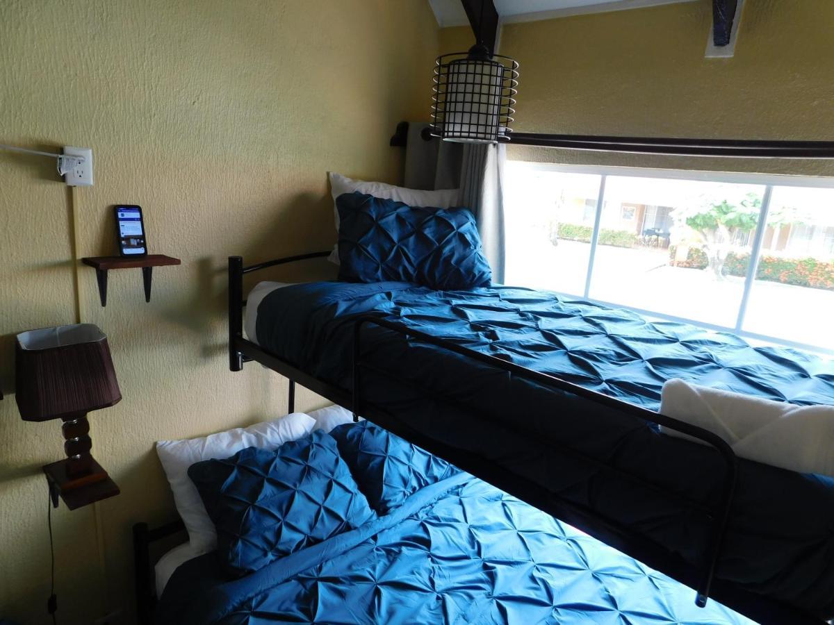 Condo Villa B27 Sleeps Five People - B28 Sleeps Six People - Price Includes Housekeeping Fees Not Taxes - Very Close To The Pool And Beach! Jaco Luaran gambar