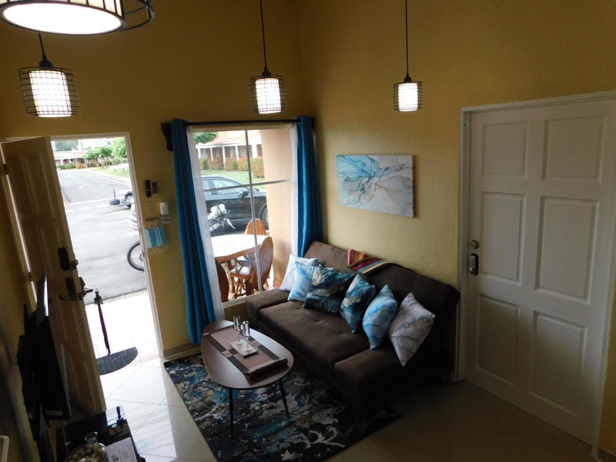 Condo Villa B27 Sleeps Five People - B28 Sleeps Six People - Price Includes Housekeeping Fees Not Taxes - Very Close To The Pool And Beach! Jaco Luaran gambar