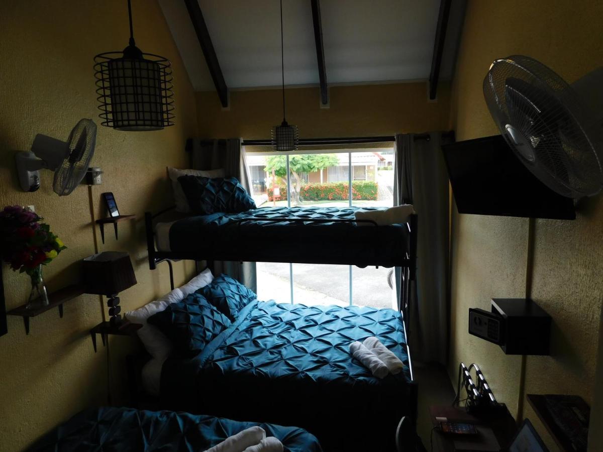 Condo Villa B27 Sleeps Five People - B28 Sleeps Six People - Price Includes Housekeeping Fees Not Taxes - Very Close To The Pool And Beach! Jaco Luaran gambar