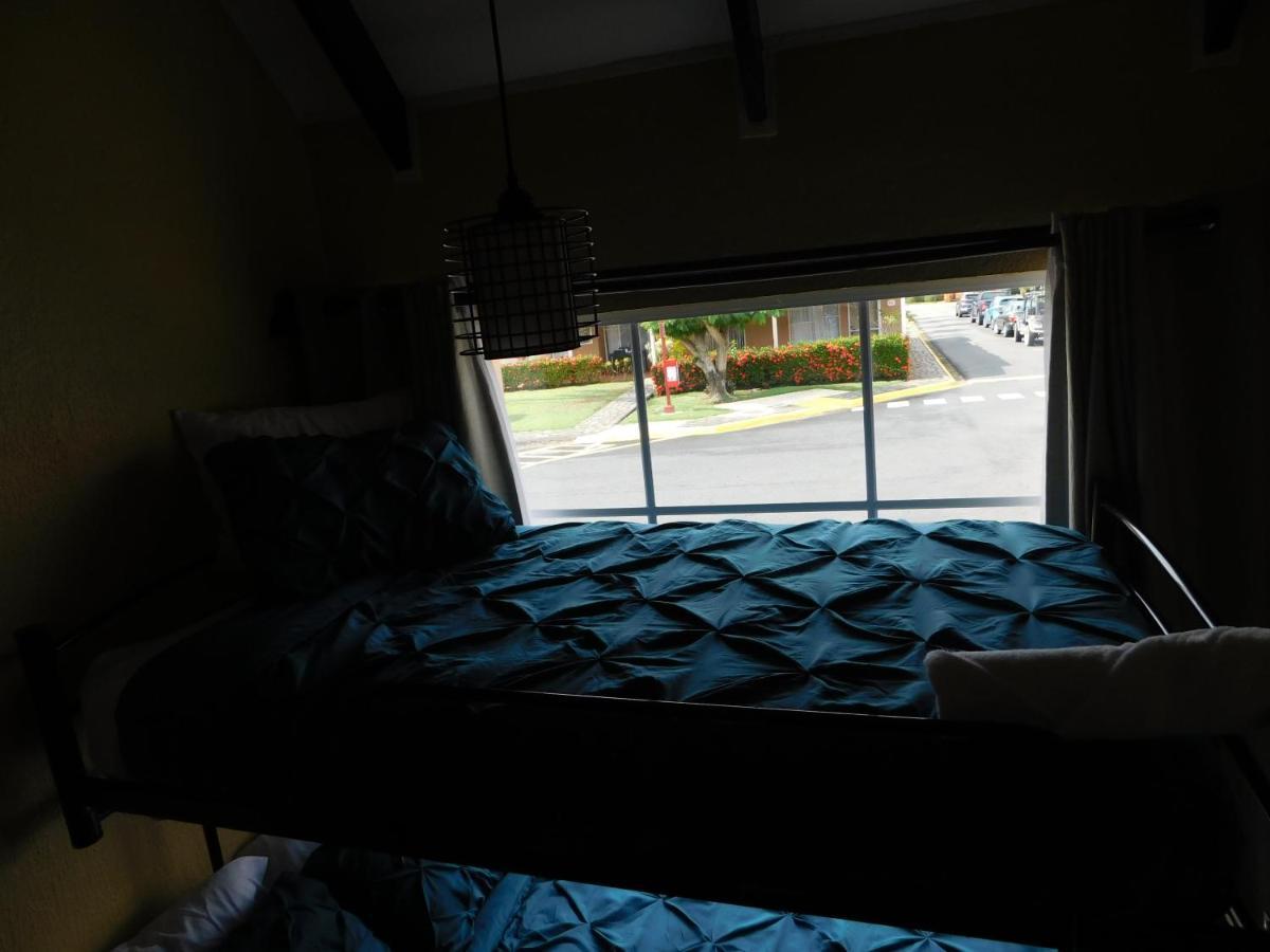 Condo Villa B27 Sleeps Five People - B28 Sleeps Six People - Price Includes Housekeeping Fees Not Taxes - Very Close To The Pool And Beach! Jaco Luaran gambar